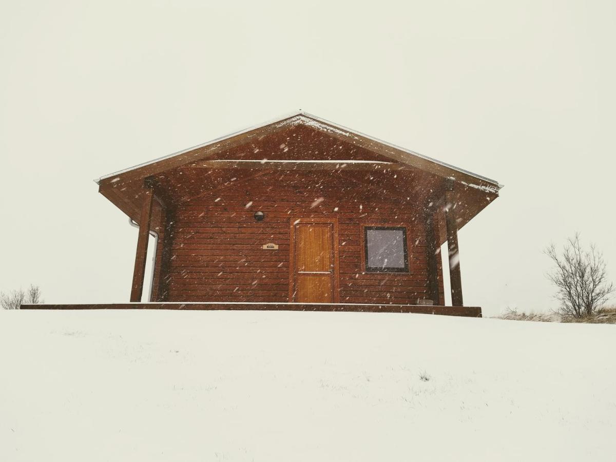 เฮสตาสปอร์ต คอตเทจ Villa วาร์มาห์ลิด ภายนอก รูปภาพ